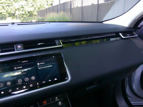Used 2019 Land Rover Range Rover Velar S AWD/4WD image 65