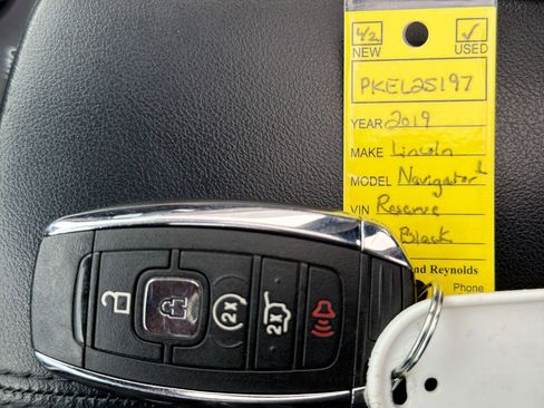 Used 2019 Lincoln Navigator L Reserve AWD/4WD image 39