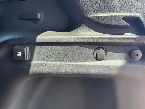 Used 2024 Jeep Grand Cherokee L Altitude image 9