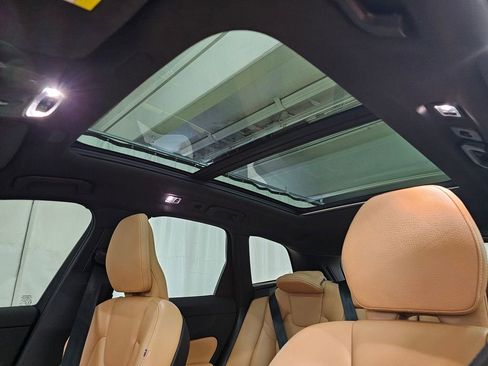 Used 2020 Volvo XC60 T5 Momentum image 23