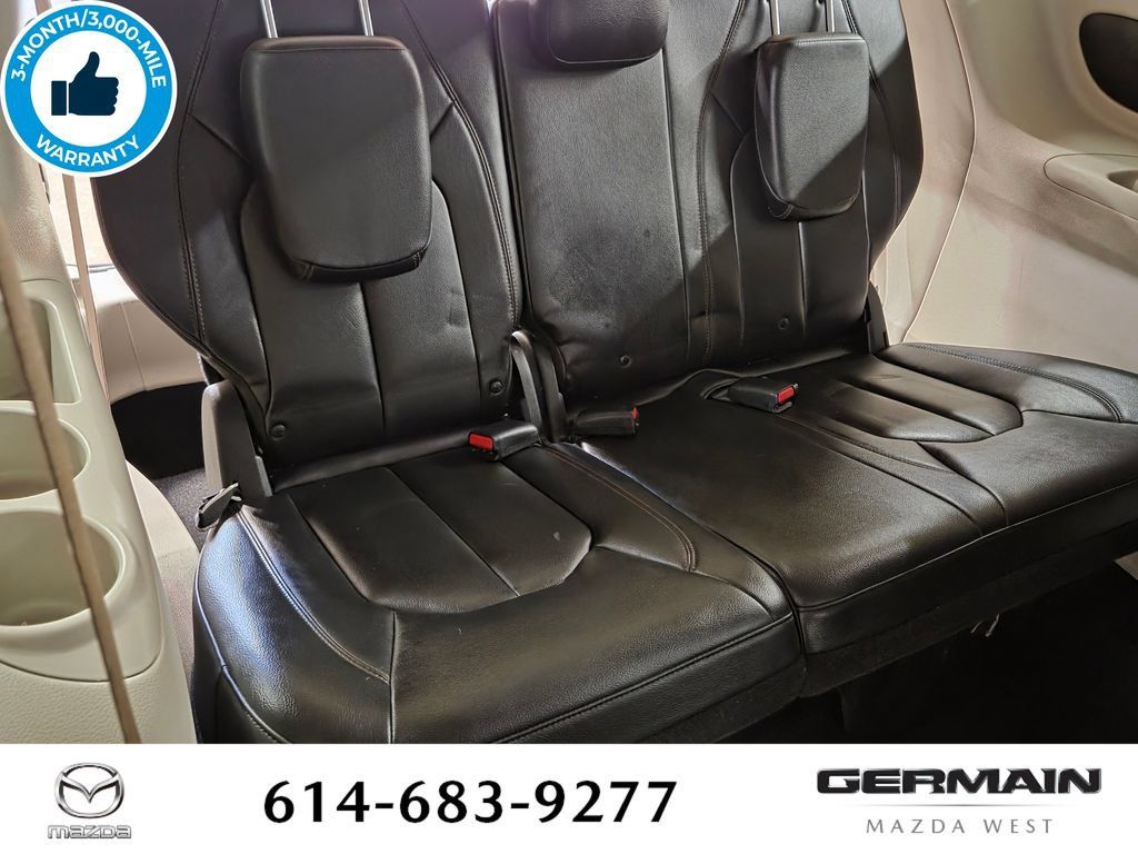 Used 2017 Chrysler Pacifica Touring-L FWD image 20