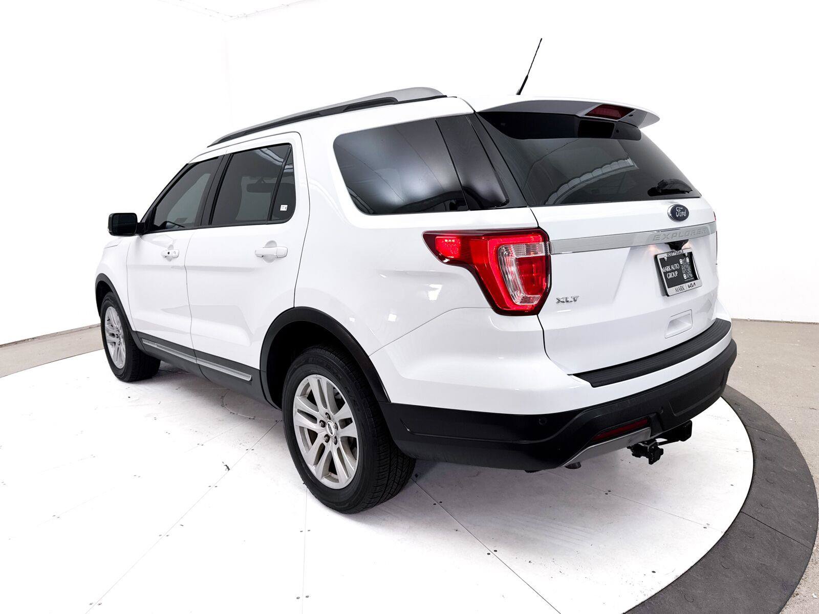 Used 2019 Ford Explorer XLT w/ Equipment Group 201A AWD/4WD image 9