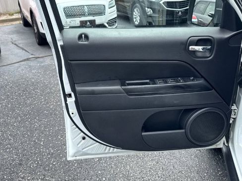 Used 2016 Jeep Patriot Sport w/ Power Value Group FWD image 14