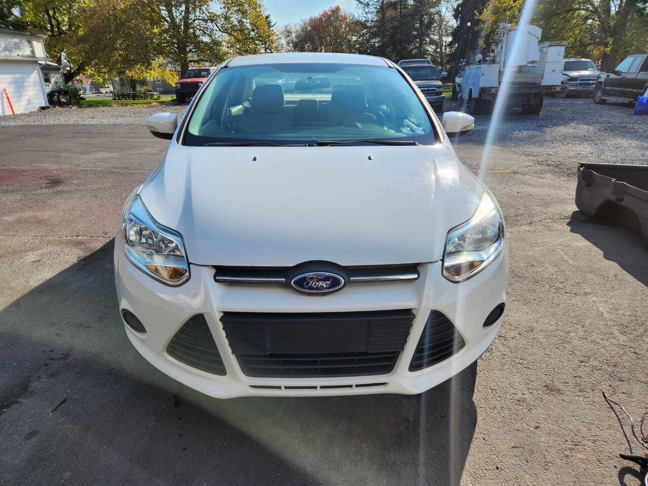 Used 2014 Ford Focus SE FWD image 2