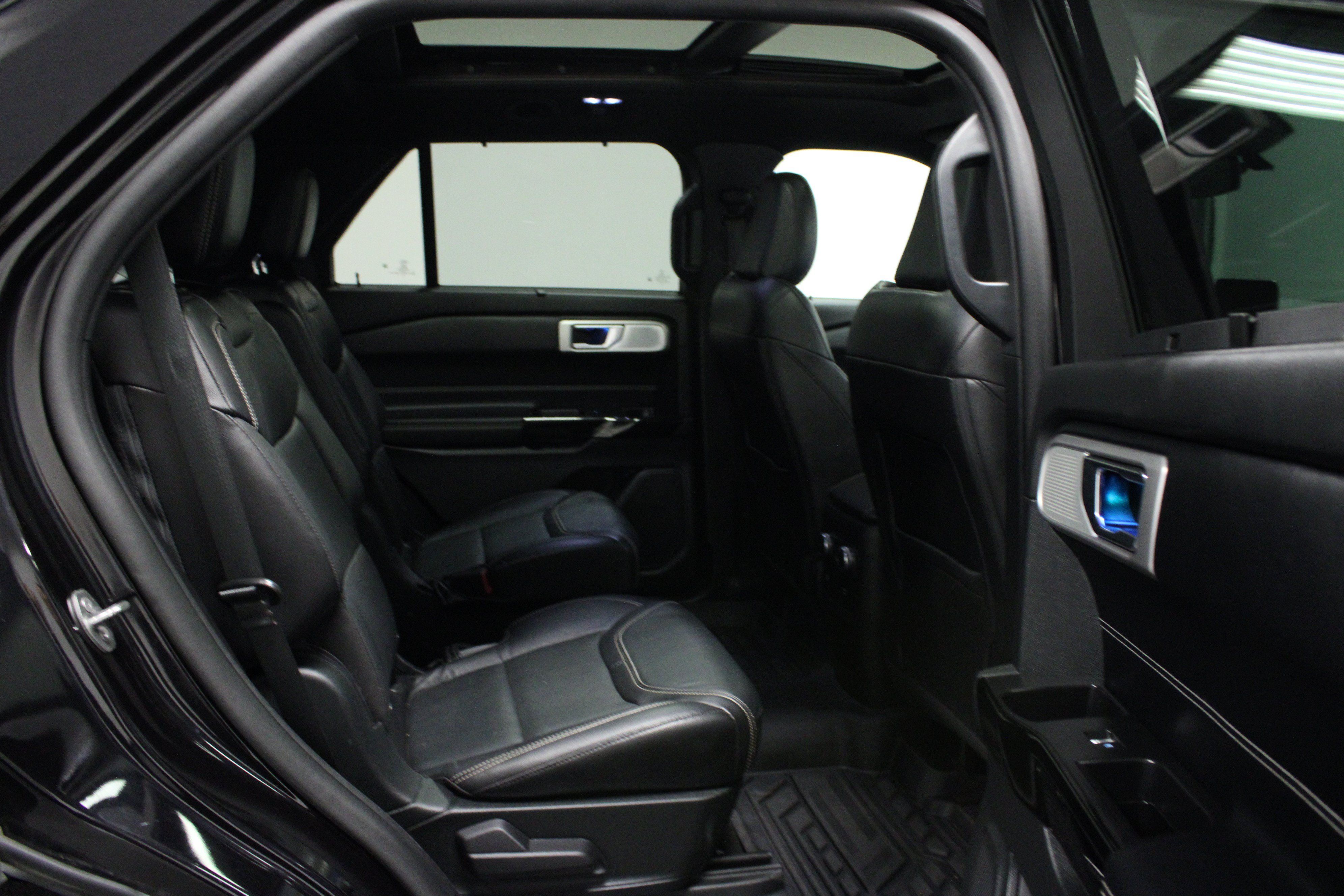 Used 2021 Ford Explorer ST w/ Equipment Group 401A AWD/4WD image 16