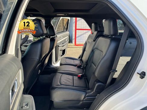 Used 2017 Ford Explorer XLT w/ Equipment Group 202A image 14