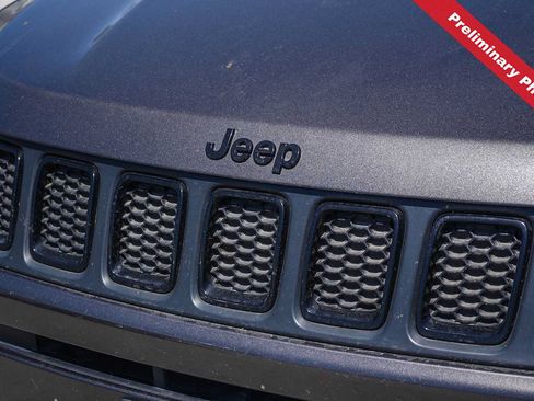 Used 2019 Jeep Compass Latitude FWD image 4