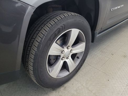 Used 2017 Jeep Compass High Altitude AWD/4WD image 31