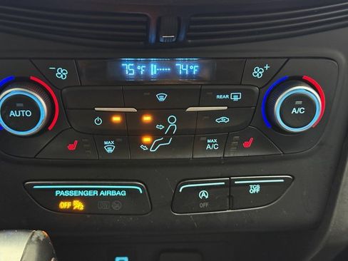 Used 2018 Ford Escape SEL image 17