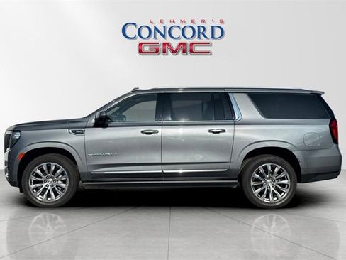 Used 2021 GMC Yukon XL Denali w/ Denali Premium Package image 7