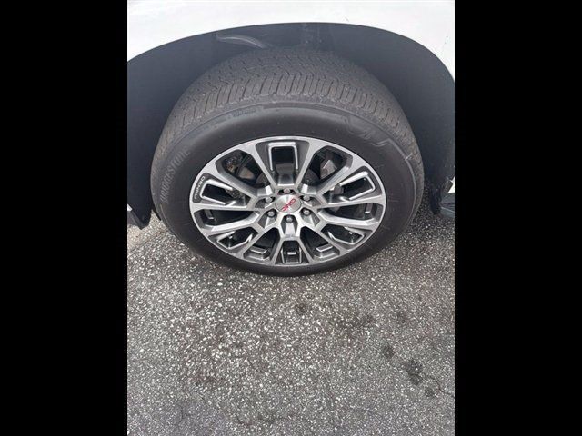 Used 2025 GMC Yukon Denali w/ LPO, Floor Liner Package AWD/4WD image 13