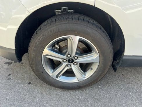 Used 2024 Ford Edge SEL w/ Convenience Package AWD/4WD image 9