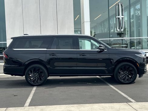 New 2026 Lincoln Navigator L Black Label image 2