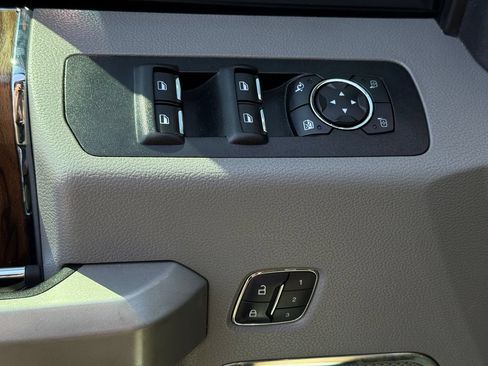 Used 2018 Ford F150 Lariat w/ Equipment Group 501A Mid AWD/4WD image 4