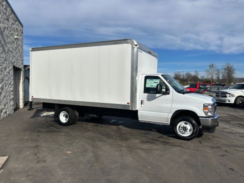 New 2026 Ford E-450 and Econoline 450 Super Duty w/ Power Equipment Group RWD image 10