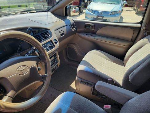 Used 2003 Toyota Sienna CE image 9