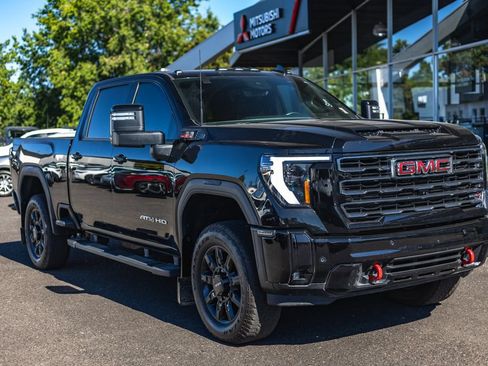 Used 2025 GMC Sierra 3500 AT4 w/ Technology Package AWD/4WD image 6