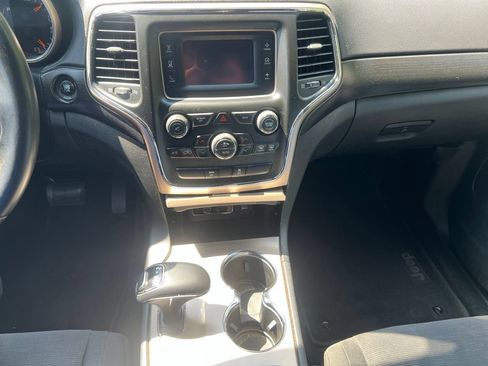Used 2014 Jeep Grand Cherokee Laredo w/ Quick Order Package 23E AWD/4WD image 27
