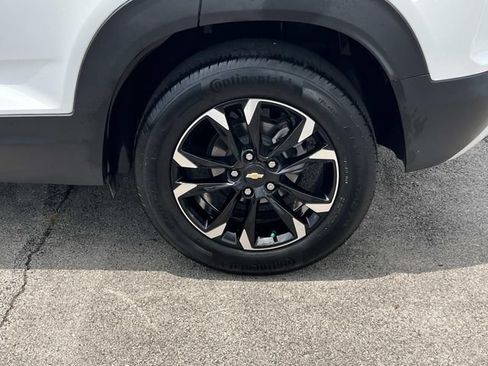 Used 2023 Chevrolet TrailBlazer LT FWD image 13