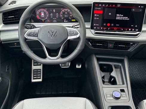 New 2026 Volkswagen Tiguan SE R-Line FWD image 12