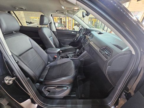 Used 2019 Volkswagen Tiguan SE FWD image 11