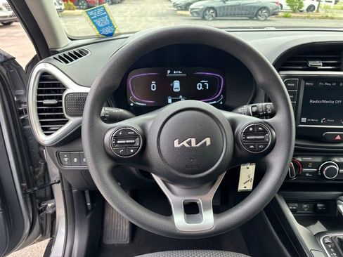 Used 2023 Kia Soul LX FWD image 23