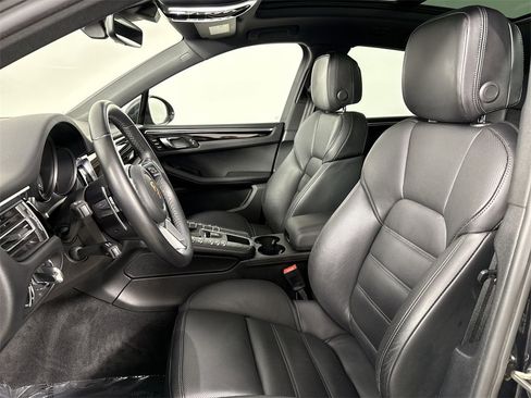 Certified 2021 Porsche Macan S image 5