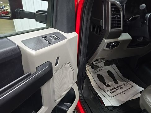 Certified 2019 Ford F350 4x4 Regular Cab DRW Super Duty image 32