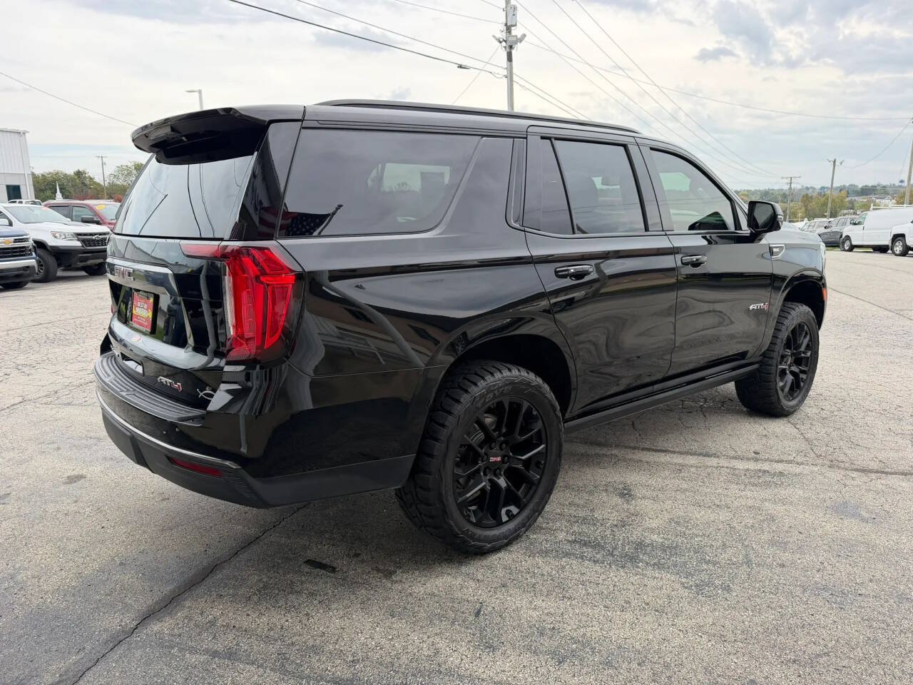Used 2021 GMC Yukon AT4 w/ AT4 Premium Plus Package AWD/4WD image 5