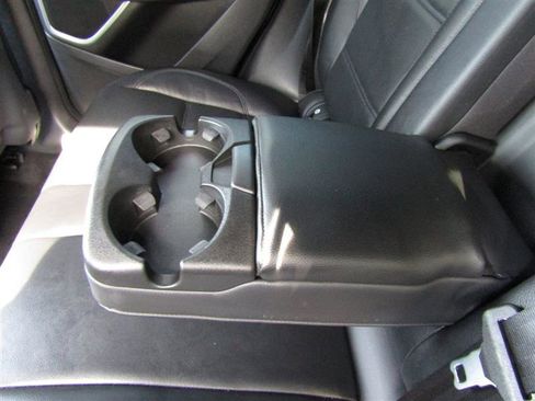 Used 2020 Jaguar E-PACE image 31