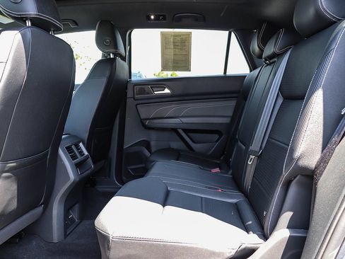 Used 2023 Volkswagen Atlas Cross Sport SE w/ Panoramic Sunroof Package FWD image 20