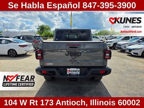 Used 2023 Jeep Gladiator Overland AWD/4WD image 8
