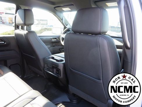 Used 2025 GMC Sierra 1500 AT4 image 62