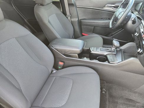 New 2026 Kia Sportage LX image 10
