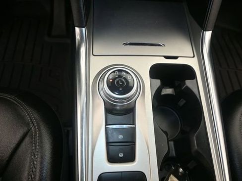 Used 2022 Ford Explorer Limited w/ Equipment Group 301A RWD image 10