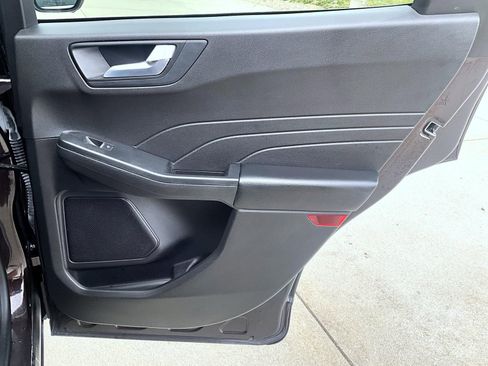 Certified 2023 Ford Escape Platinum AWD/4WD image 18