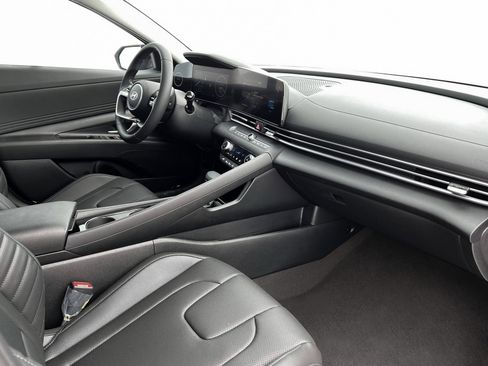 New 2025 Hyundai Elantra Limited image 15