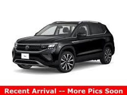 Used 2022 Volkswagen Taos SE w/ Panoramic Sunroof Package