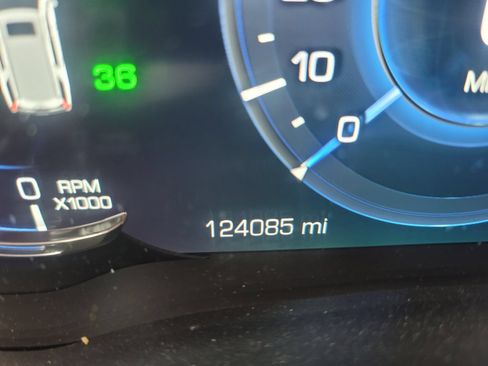 Used 2019 Cadillac Escalade Premium Luxury AWD/4WD image 7