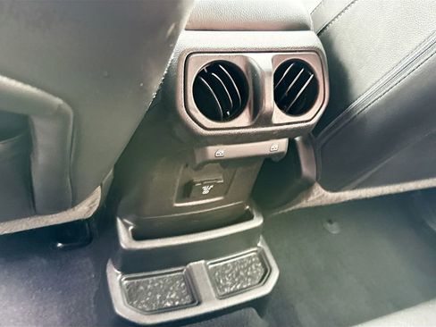 Used 2023 Jeep Wrangler Unlimited Sahara AWD/4WD image 28