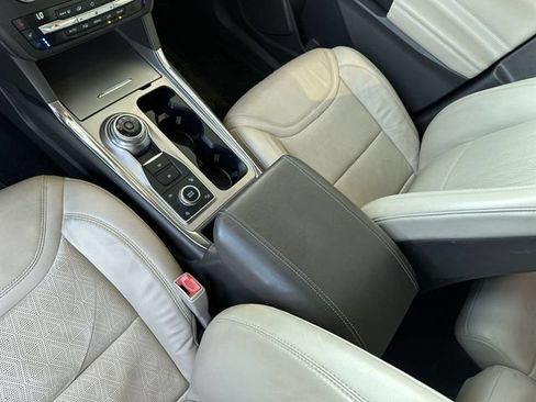 Used 2020 Ford Explorer Platinum w/ Premium Technology Package AWD/4WD image 21