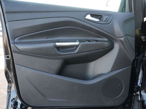 Used 2017 Ford Escape SE image 14