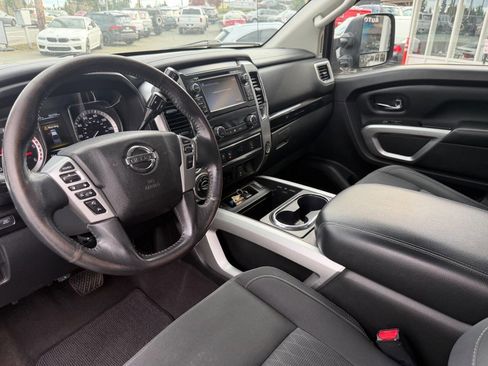 Used 2017 Nissan Titan SV AWD/4WD image 31
