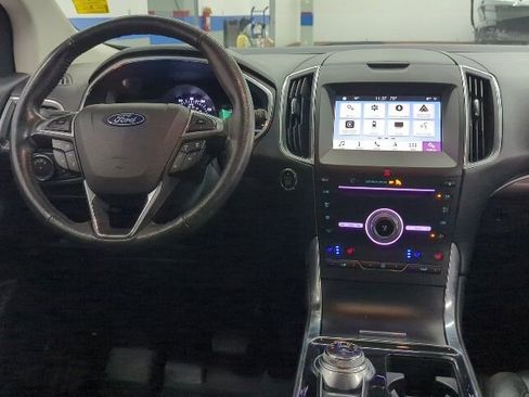 Used 2019 Ford Edge Titanium w/ Equipment Group 301A AWD/4WD image 31