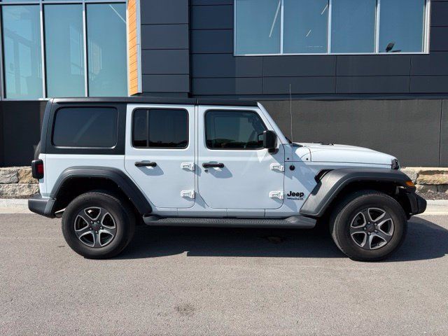 Used 2022 Jeep Wrangler Unlimited Sport AWD/4WD image 2