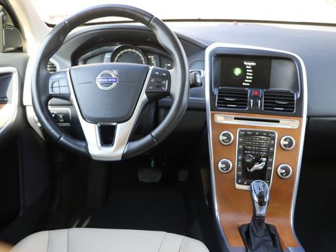 Used 2017 Volvo XC60 T5 Inscription w/ Preferred Option Package image 34