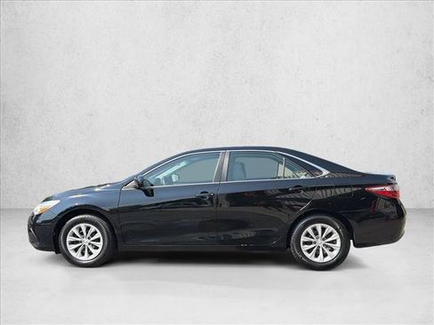 Used 2015 Toyota Camry LE FWD image 8