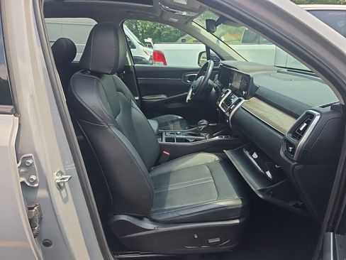 Used 2023 Kia Sorento EX w/ Panoramic Sunroof Package FWD image 11