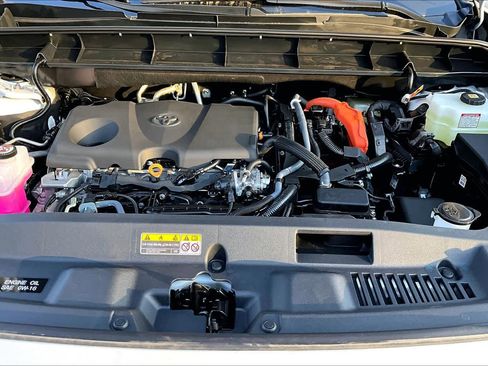 New 2026 Toyota Highlander Platinum AWD/4WD image 17