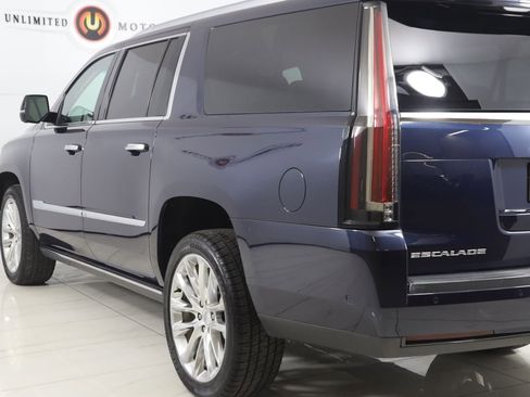 Used 2019 Cadillac Escalade ESV Premium Luxury image 26